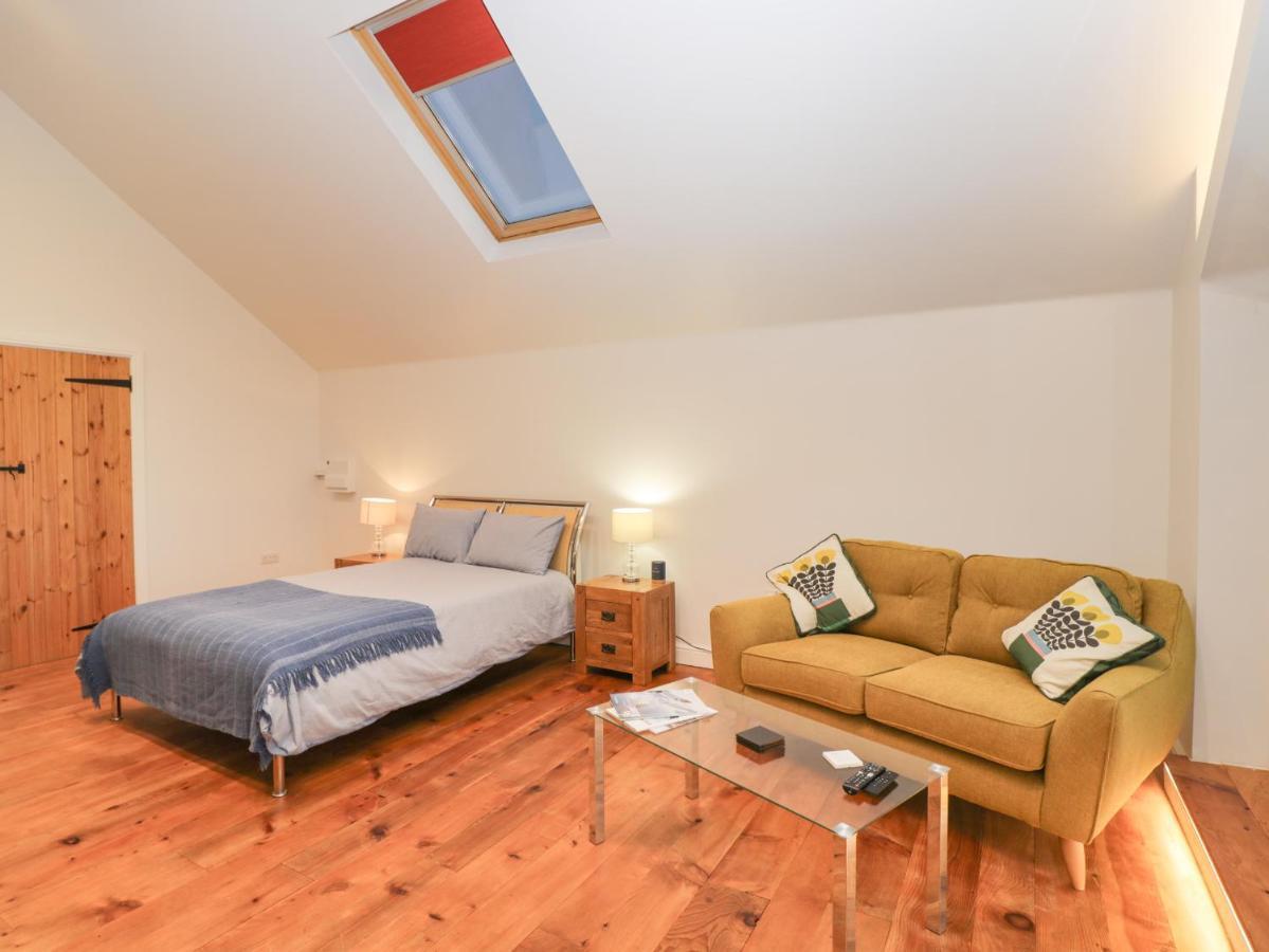 Upper Annex Apartment Calne Exterior photo